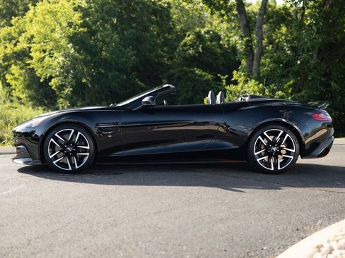 Used 2018 Aston Martin Vanquish S RWD image 3