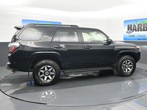 Used 2024 Toyota 4Runner TRD Off-Road Premium image 6