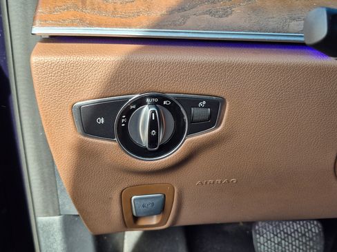 Used 2017 Mercedes-Benz E 300 image 33