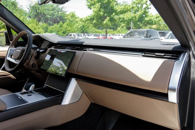 New 2026 Land Rover Range Rover SE AWD/4WD image 17
