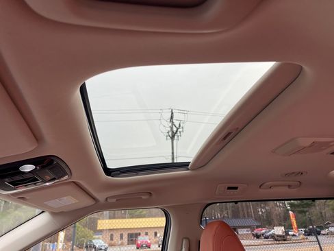 Certified 2024 Kia Carnival SX Prestige image 19