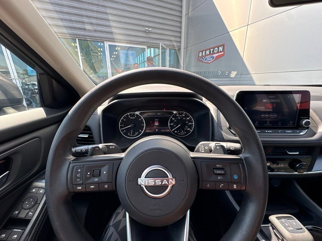 Used 2024 Nissan Rogue SV AWD/4WD image 18