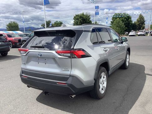 Used 2020 Toyota RAV4 LE w/ All Weather Liner Package AWD/4WD image 6