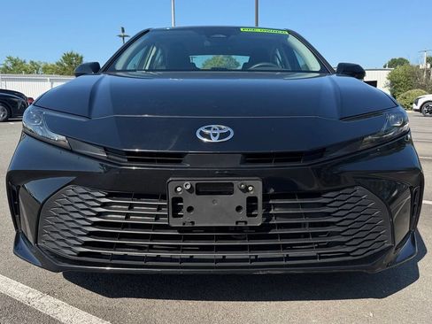 Used 2025 Toyota Camry LE FWD image 2