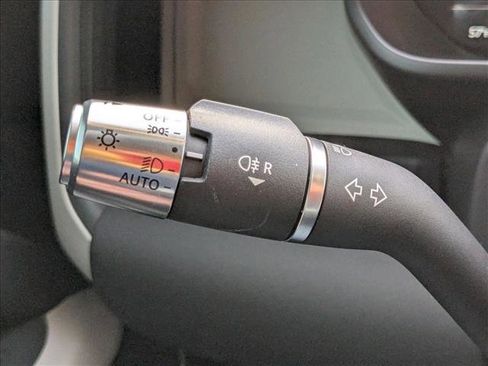 Used 2022 Land Rover Defender 90 S image 24