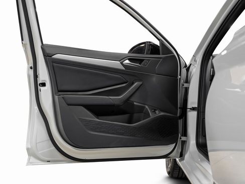 Used 2022 Volkswagen Jetta Sport image 49