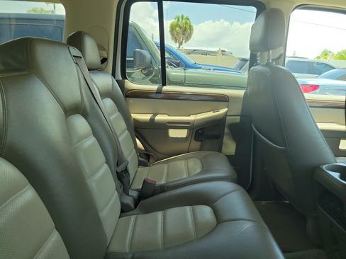Used 2005 Ford Explorer Eddie Bauer RWD image 10