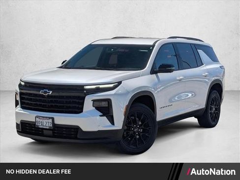 Used 2024 Chevrolet Traverse LT w/ Enhanced Driving Package FWD image 1