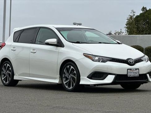 Certified 2017 Toyota Corolla iM w/ Carpet Mat Package image 5