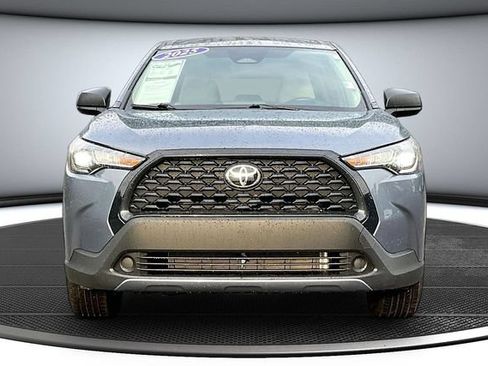 Used 2025 Toyota Corolla Cross L FWD image 2