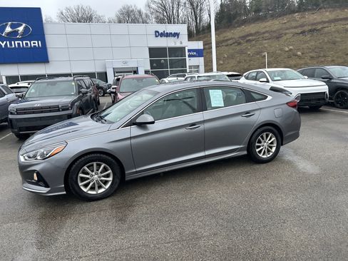 Used 2018 Hyundai Sonata SE w/ Cargo Package image 16