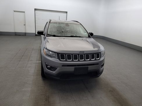 Used 2018 Jeep Compass Latitude FWD image 14
