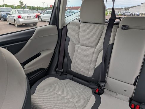 Used 2024 Subaru Forester Premium AWD/4WD image 12