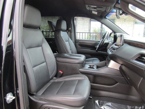 Used 2021 Chevrolet Tahoe Z71 w/ Z71 Off-Road Package AWD/4WD image 12