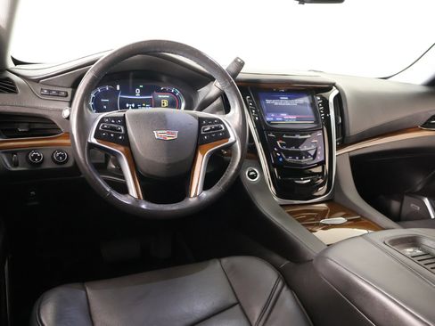 Used 2020 Cadillac Escalade Premium Luxury w/ LPO, Radiant Package AWD/4WD image 2