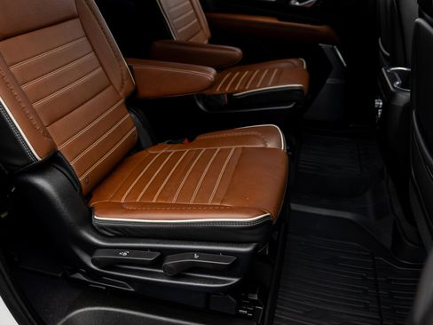 Used 2023 GMC Yukon XL Denali Ultimate image 34