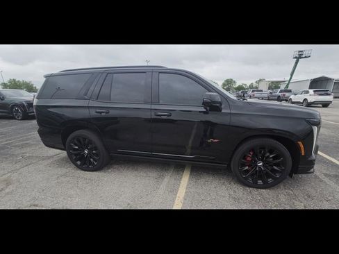 Used 2026 Cadillac Escalade V w/ LPO, ONYX Package AWD/4WD image 5
