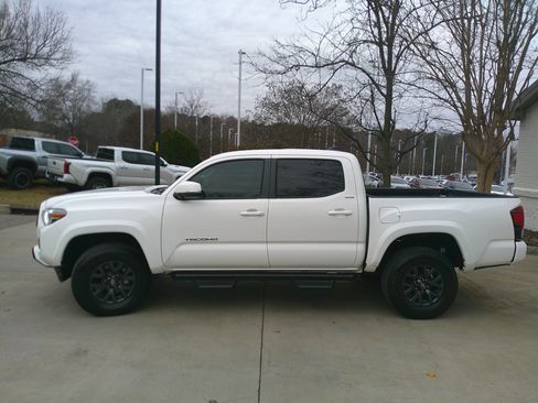 Used 2023 Toyota Tacoma SR5 image 10