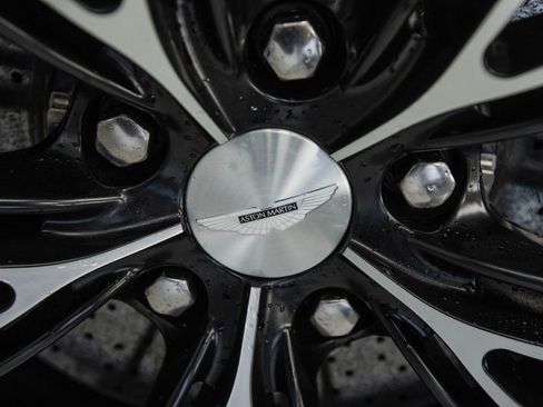 Used 2014 Aston Martin Vanquish Coupe image 18