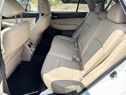 Used 2018 Subaru Outback 2.5i Limited AWD/4WD image 22