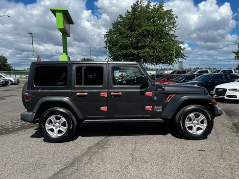 Used 2019 Jeep Wrangler Unlimited Sport S AWD/4WD image 2
