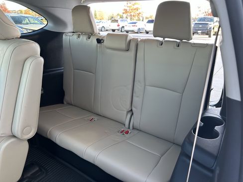 Certified 2021 Toyota Highlander Platinum image 22