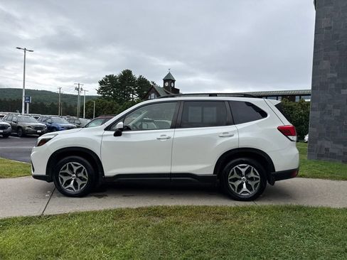 Used 2020 Subaru Forester Premium AWD/4WD image 7