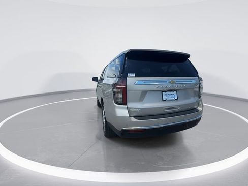 Used 2023 Chevrolet Suburban Premier RWD image 7