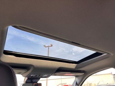 Used 2022 Chevrolet Silverado 1500 LT Trail Boss w/ LT Trail Boss Premium Package image 12