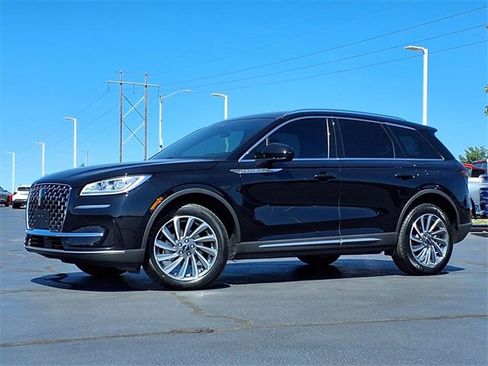 Used 2023 Lincoln Corsair Reserve image 2