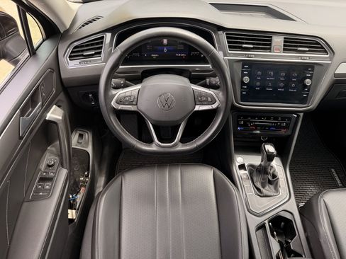 Used 2022 Volkswagen Tiguan SE FWD image 31