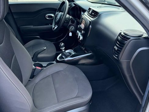 Used 2019 Kia Soul FWD image 14