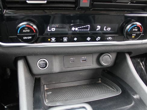 Used 2021 Nissan Rogue SV AWD/4WD image 32