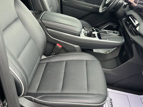 Used 2025 Buick Enclave Preferred image 32