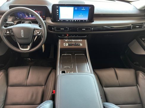 New 2025 Lincoln Aviator Reserve w/ Luxury Package image 12