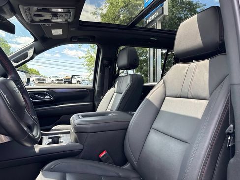 Used 2024 Chevrolet Suburban RST w/ Luxury Package AWD/4WD image 5