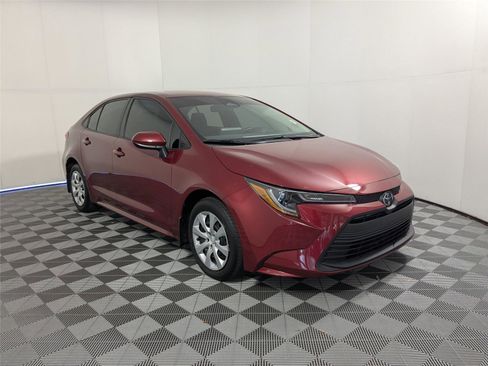 Certified 2023 Toyota Corolla LE image 3