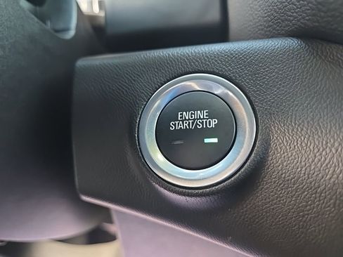 Used 2024 GMC Terrain SLE w/ Driver Convenience Package image 22