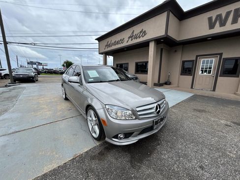 Used 2009 Mercedes-Benz C 300 Sedan image 4