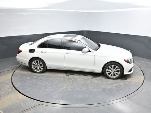 Used 2017 Mercedes-Benz E 300 4MATIC image 44