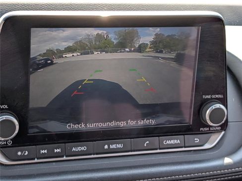 Used 2024 Nissan Rogue S image 22