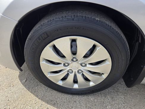 Used 2010 Honda Accord LX image 27