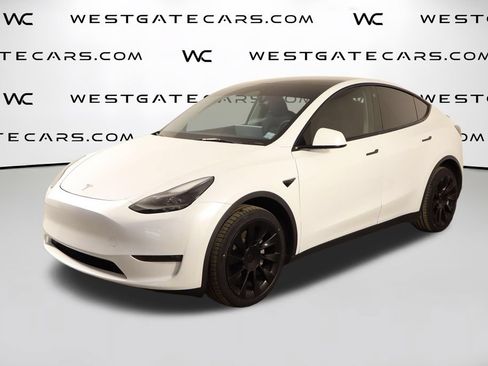 Used 2023 Tesla Model Y Long Range AWD/4WD image 1