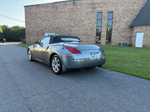 Used 2004 Nissan 350Z Touring RWD image 14
