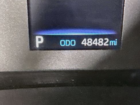 Used 2024 Toyota Corolla LE w/ LE Convenience Package FWD image 16