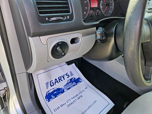 Used 2008 Volkswagen Rabbit S image 21