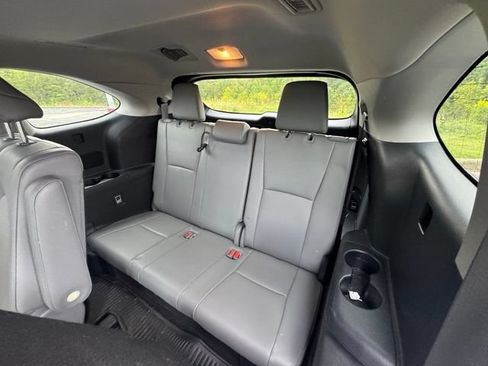 Used 2023 Toyota Highlander Platinum AWD/4WD image 20