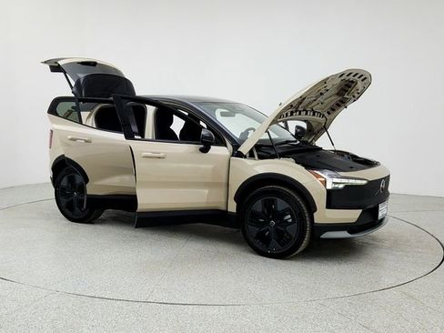 New 2026 Volvo EX30 Cross Country Ultra image 10