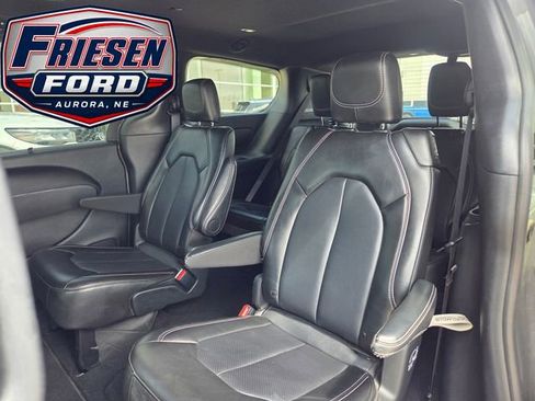 Used 2025 Chrysler Pacifica Select FWD image 26