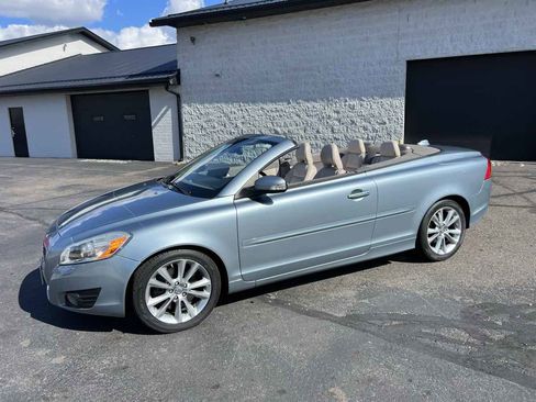 Used 2011 Volvo C70 T5 image 2